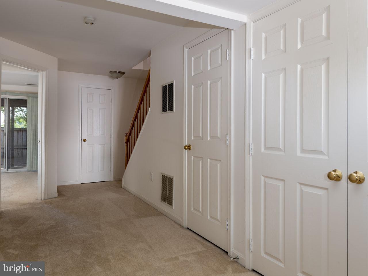 6513 Major Street Alexandria, VA 22312 - Photo 3 of 31 Foyer