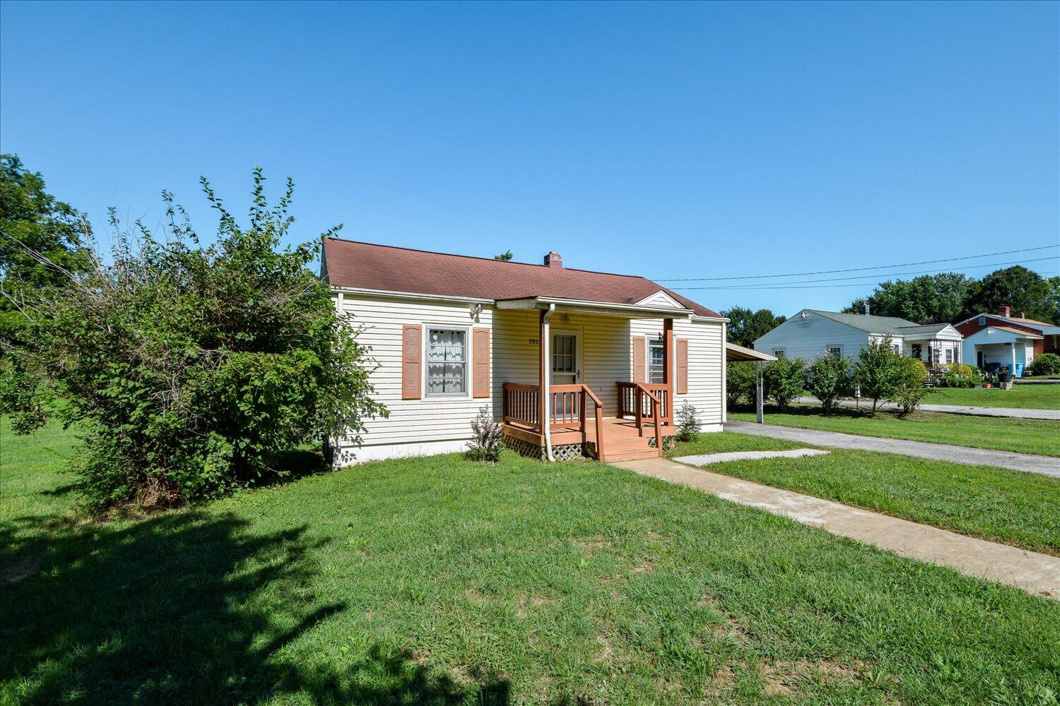 2802 Cannaday Road Northeast Roanoke, VA 24012 - Photo 13 of 18 12-2802 Cannaday-12