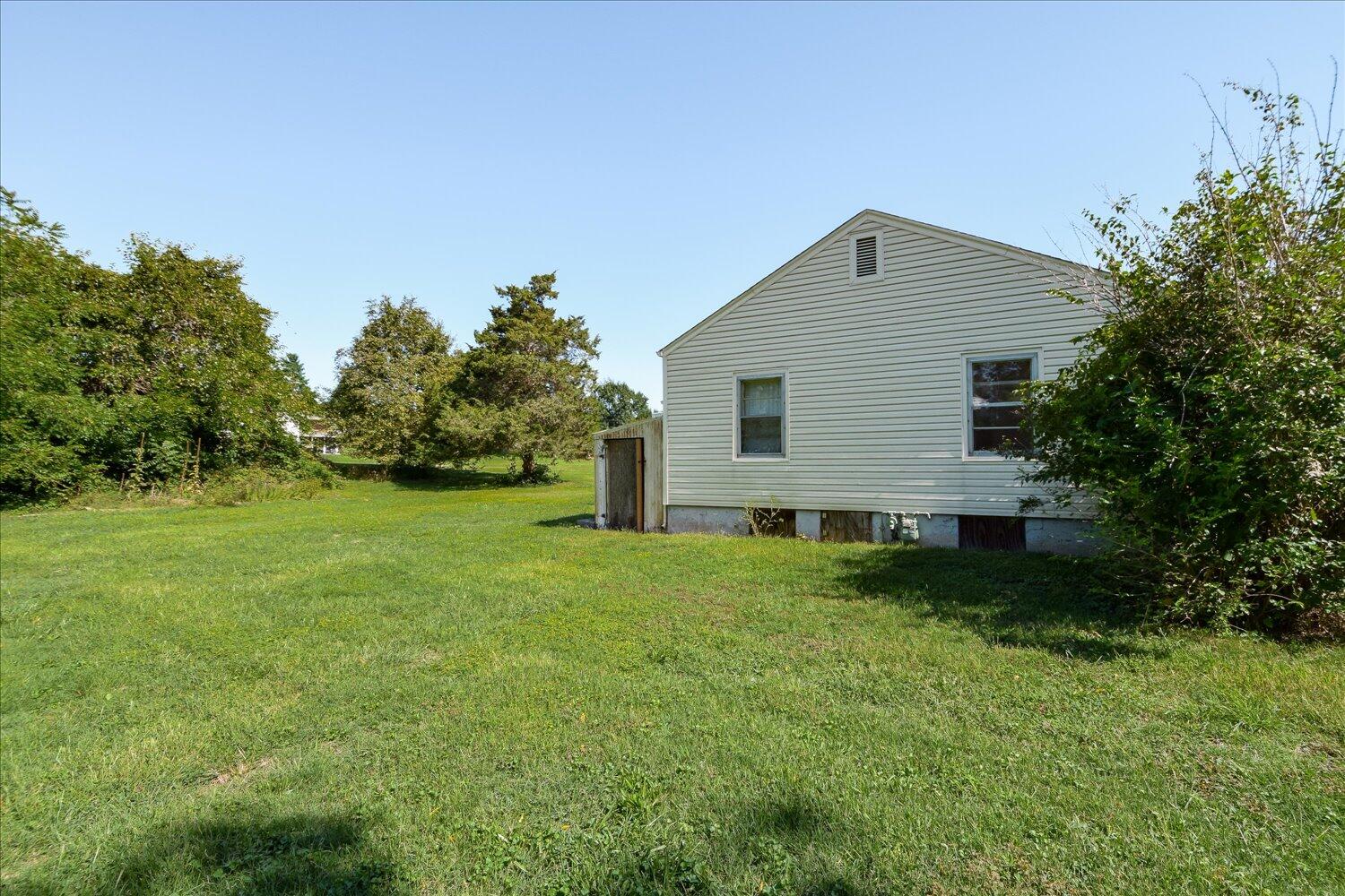 2802 Cannaday Road Northeast Roanoke, VA 24012 - Photo 15 of 18 14-2802 Cannaday-14