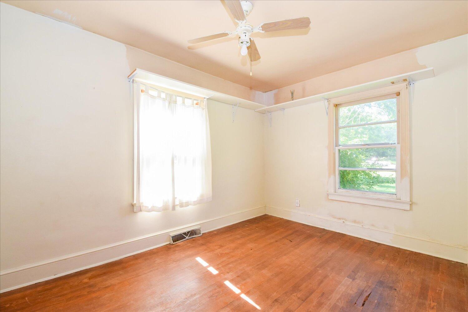 2802 Cannaday Road Northeast Roanoke, VA 24012 - Photo 8 of 18 07-2802 Cannaday-7
