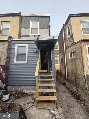 a view of a entryway of a house
