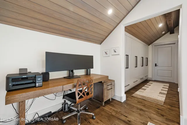 $12,500,000 | 2700 Peregrine Lane, Jackson, WY 83001