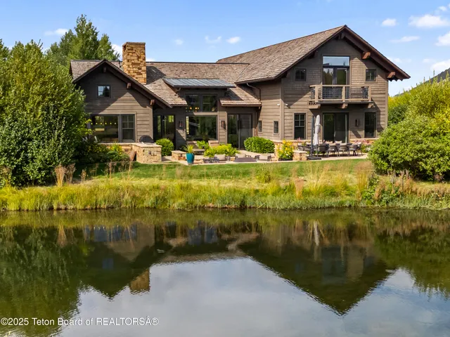 $12,500,000 | 2700 Peregrine Lane, Jackson, WY 83001