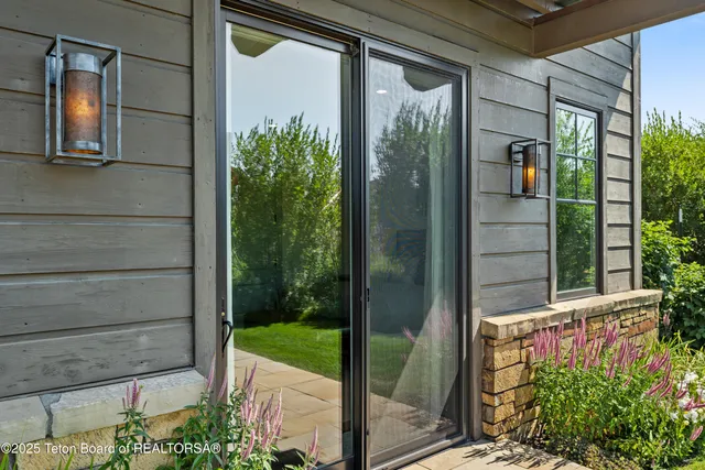 $12,500,000 | 2700 Peregrine Lane, Jackson, WY 83001