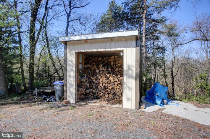 427 Steelstown Road Newville, PA 17241 - Photo 41 of 41 Steel wood shed