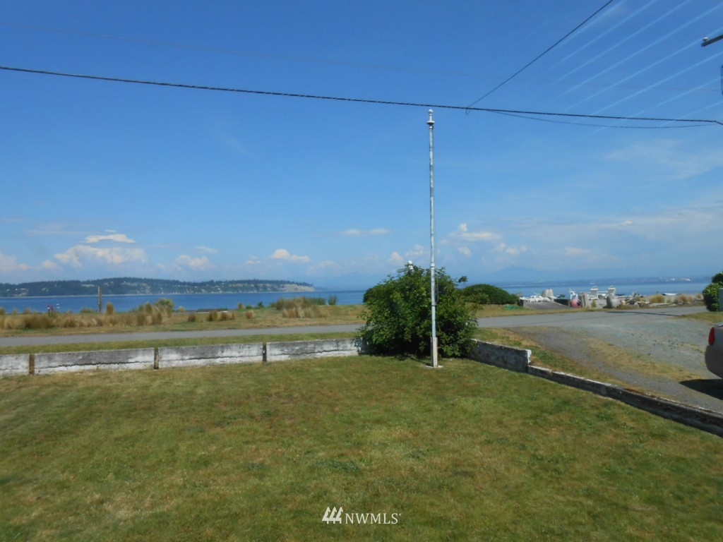 6224 South Brighton Beach Road Clinton, WA 98236 - Photo 12 of 18 Gallery Image 12
