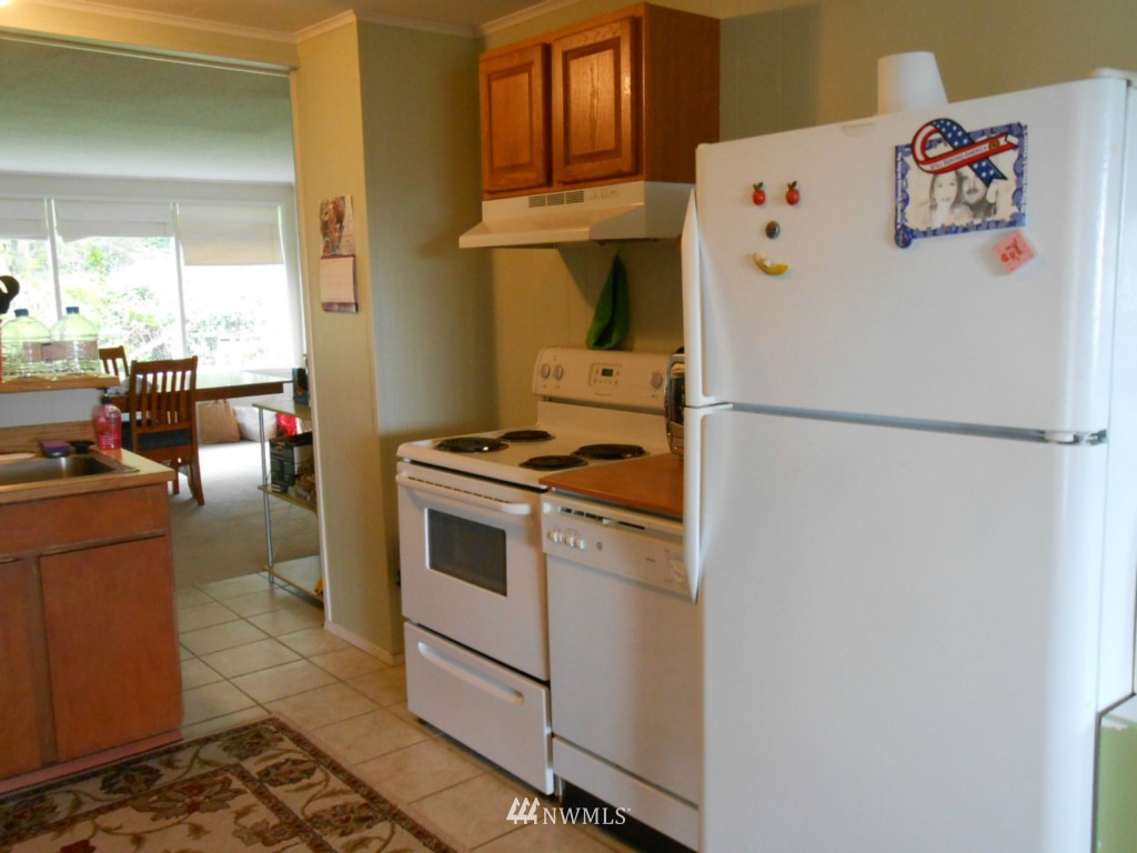6224 South Brighton Beach Road Clinton, WA 98236 - Photo 17 of 18 Gallery Image 17