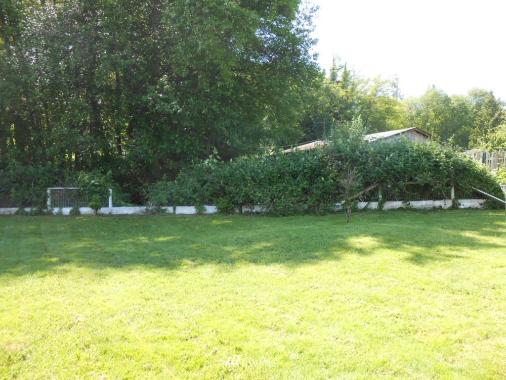 6224 South Brighton Beach Road Clinton, WA 98236 - Photo 3 of 18 Gallery Image 3