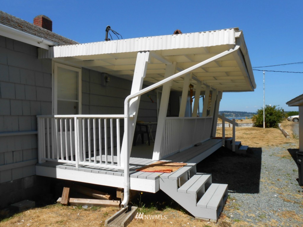 6224 South Brighton Beach Road Clinton, WA 98236 - Photo 4 of 18 Gallery Image 4