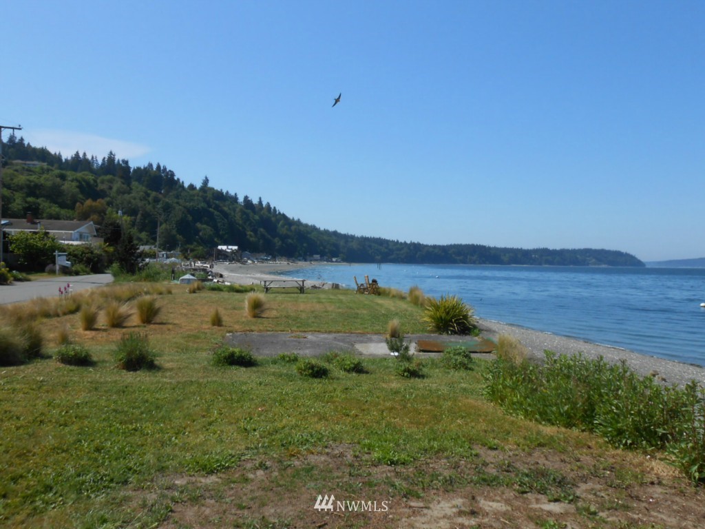 6224 South Brighton Beach Road Clinton, WA 98236 - Photo 8 of 18 Gallery Image 8