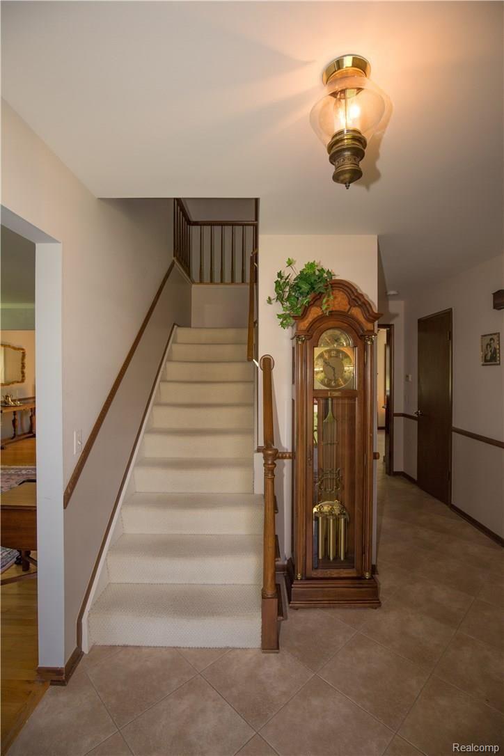 2353 Eaton Gate Road Lake Orion, MI 48360 - Photo 7 of 74 ZT7A7403.jpg