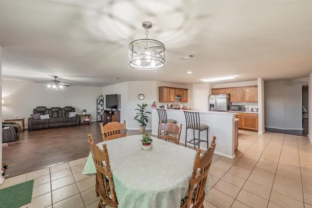 $369,900 | 400 Piccadilly Circle, Burleson, TX 76028