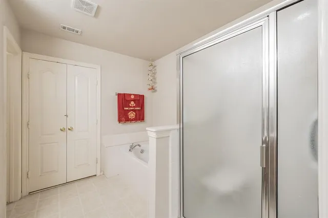 $369,900 | 400 Piccadilly Circle, Burleson, TX 76028