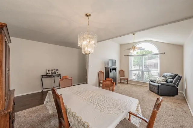 $369,900 | 400 Piccadilly Circle, Burleson, TX 76028