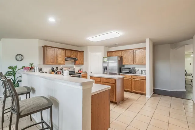 $369,900 | 400 Piccadilly Circle, Burleson, TX 76028