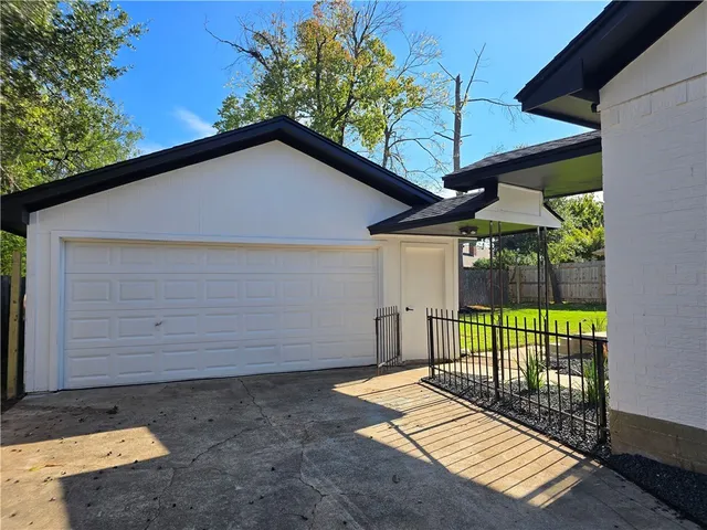 $360,000 | 2514 Briarwood Circle, Bryan, TX 77802