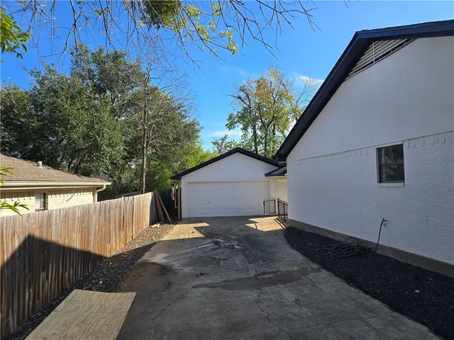 $360,000 | 2514 Briarwood Circle, Bryan, TX 77802