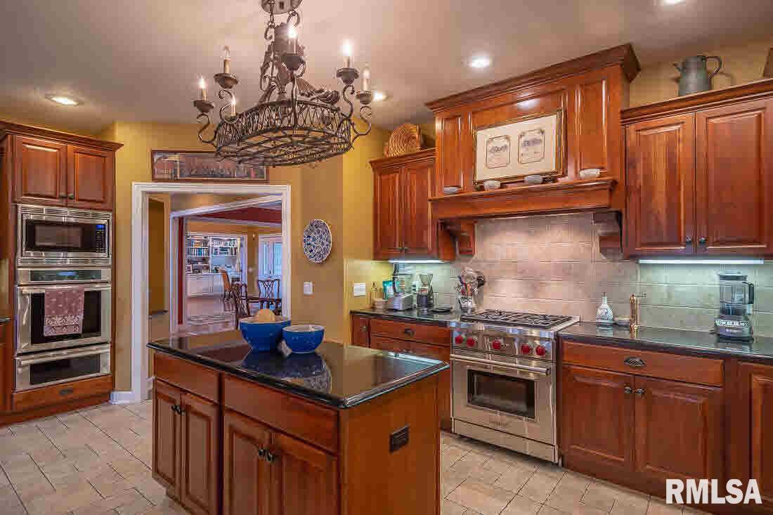 5859 Eagle Ridge Road Bettendorf, IA 52722 - Photo 8 of 24 Gallery Image 8
