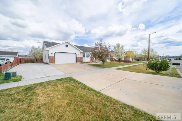 $415,000 | 1068 Preston Drive, Idaho Falls, ID 83401