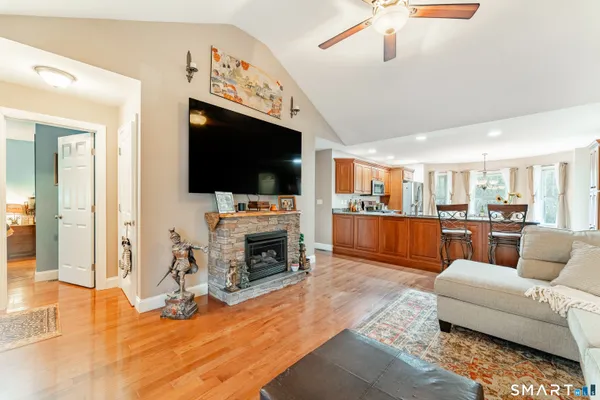 $415,000 | 4 Bluebird Lane, Unit 4, Killingly, CT 06241