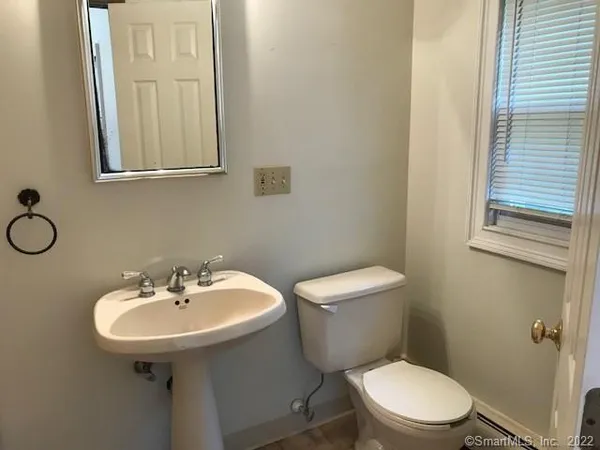 $1,350 | 539 Maple Avenue, Unit B, Cheshire, CT 06410