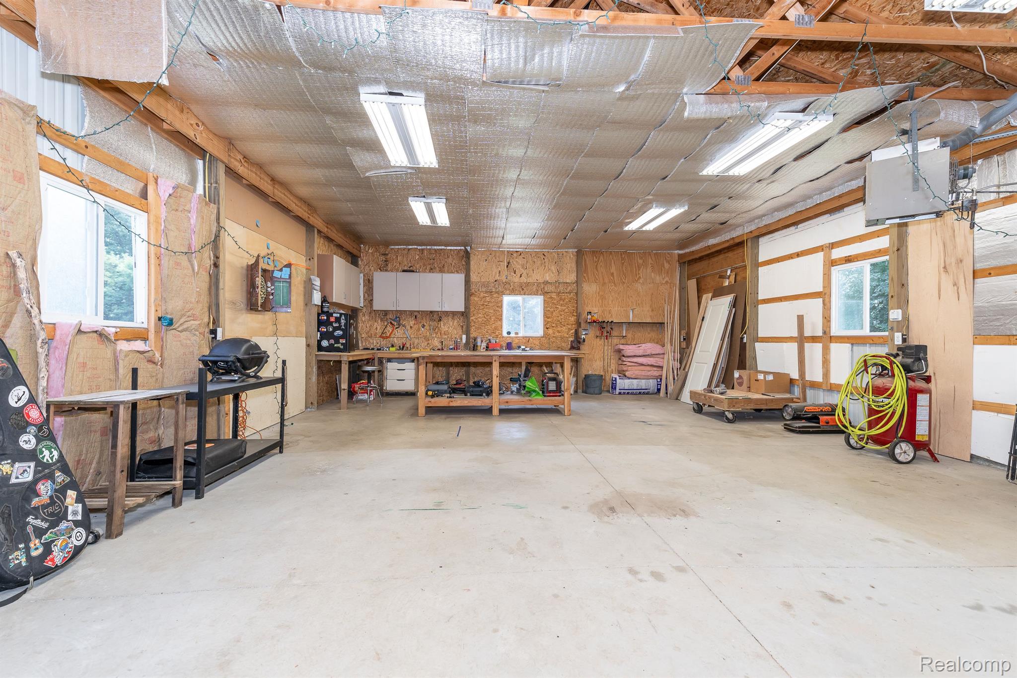 900 East Silverbell Road Lake Orion, MI 48359 - Photo 26 of 31 Gallery Image 26
