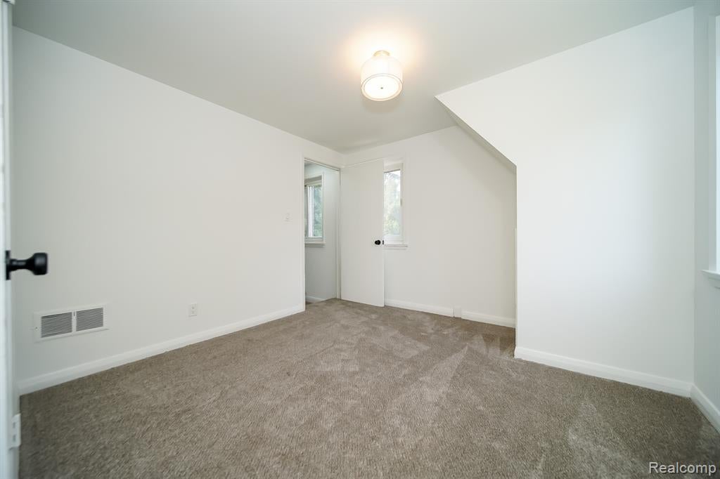 260 Cherokee Road Pontiac, MI 48341 - Photo 77 of 98 Gallery Image 77