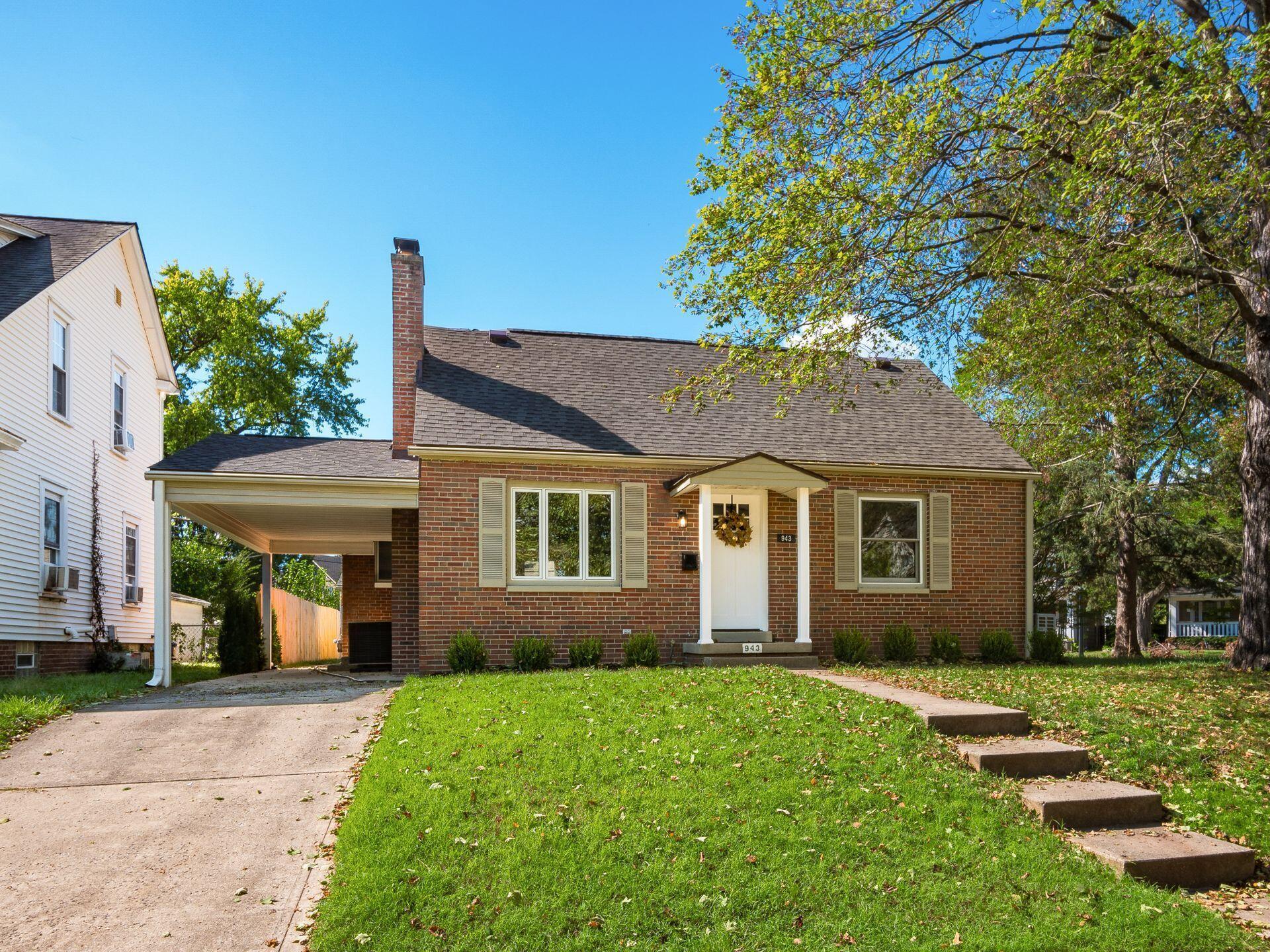 943 Timberman Road Columbus, OH 43212 - Photo 2 of 33 Garage and carport