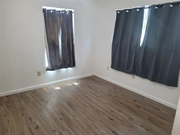 $1,175 | 205 2nd Avenue, Unit 2, Smithville, TX 78957