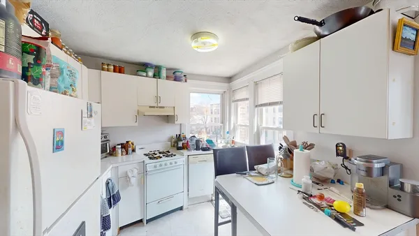 $2,800 | 217 Chestnut Hill Avenue, Unit 6, Boston, MA 02135