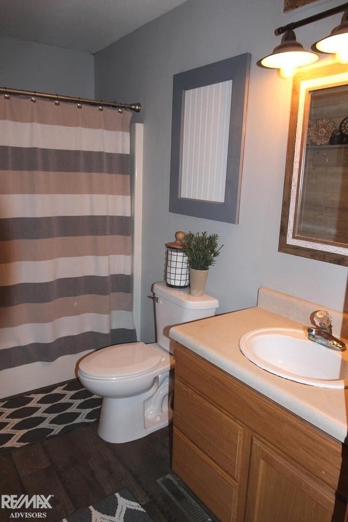 5829 Plank Road Marine City, MI 48039 - Photo 11 of 15 50045942-10.JPG