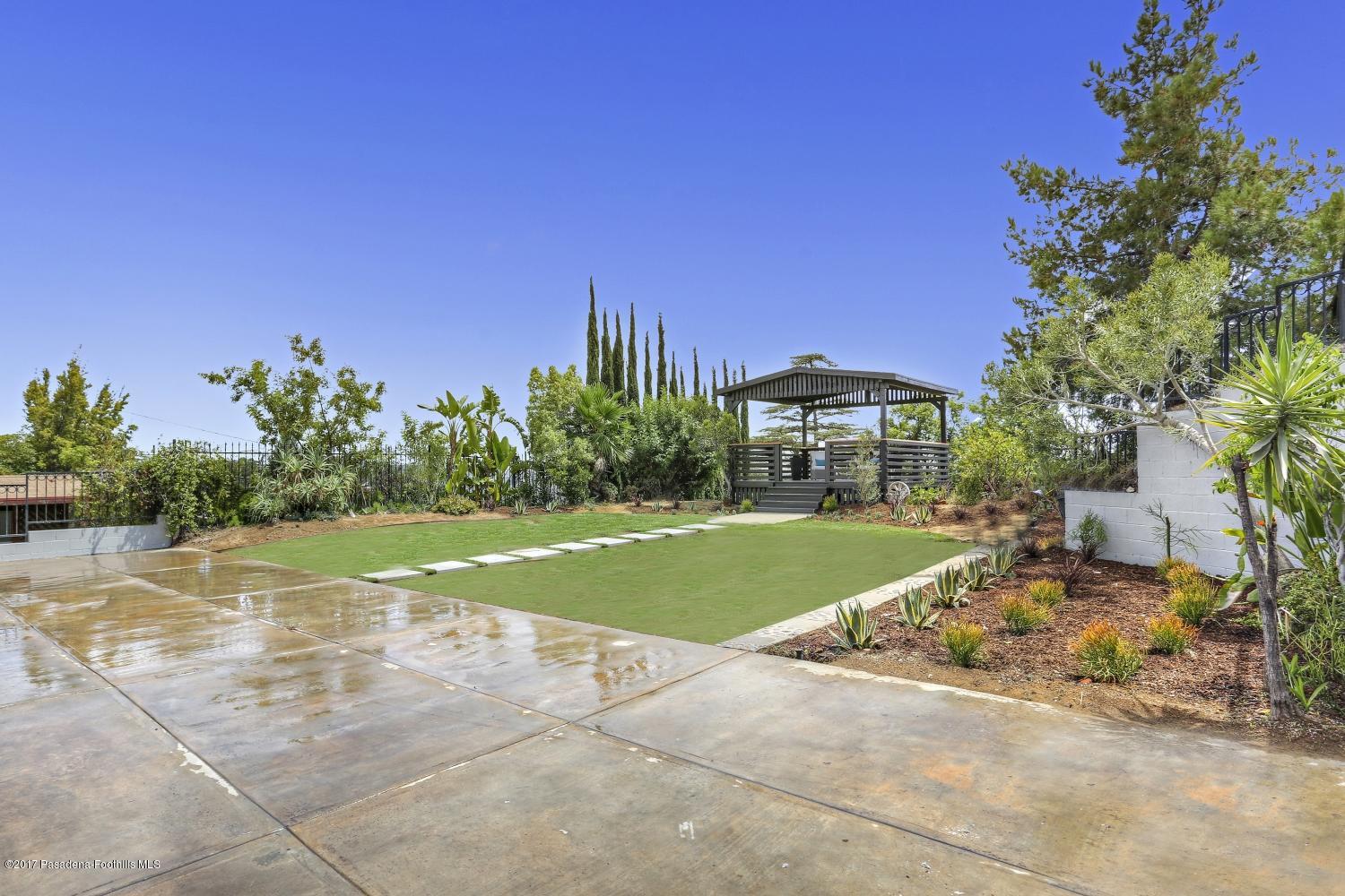 4614 Townsend Avenue Los Angeles, CA 90041 - Photo 33 of 38 a front view of a house with garden