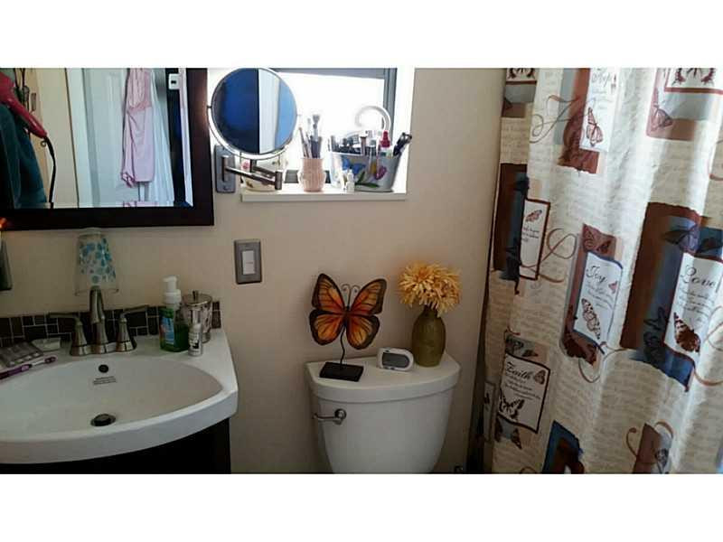 37 Thomas Road West Park, FL 33023 - Photo 14 of 18 Bathroom