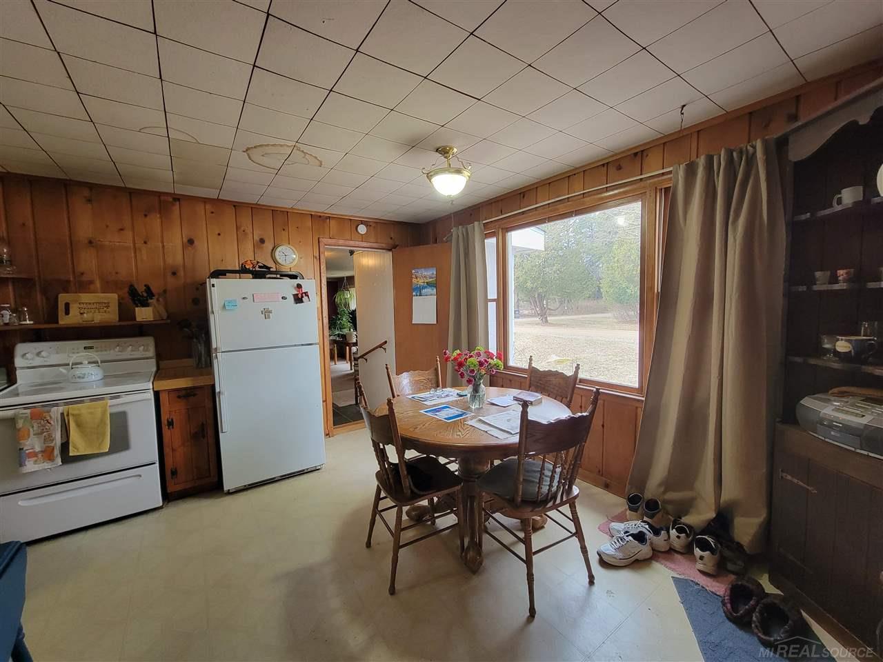 7321 Hawthorne Road Lexington, MI 48450 - Photo 9 of 14 50068394-8.JPG