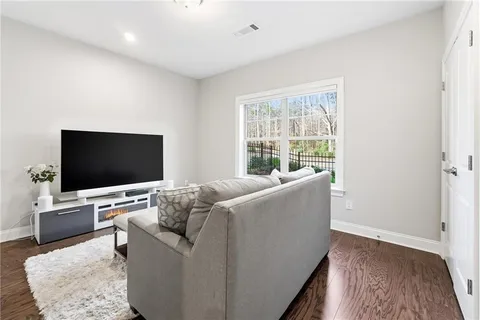 $634,500 | 1007 Belle Avenue, Roswell, GA 30076