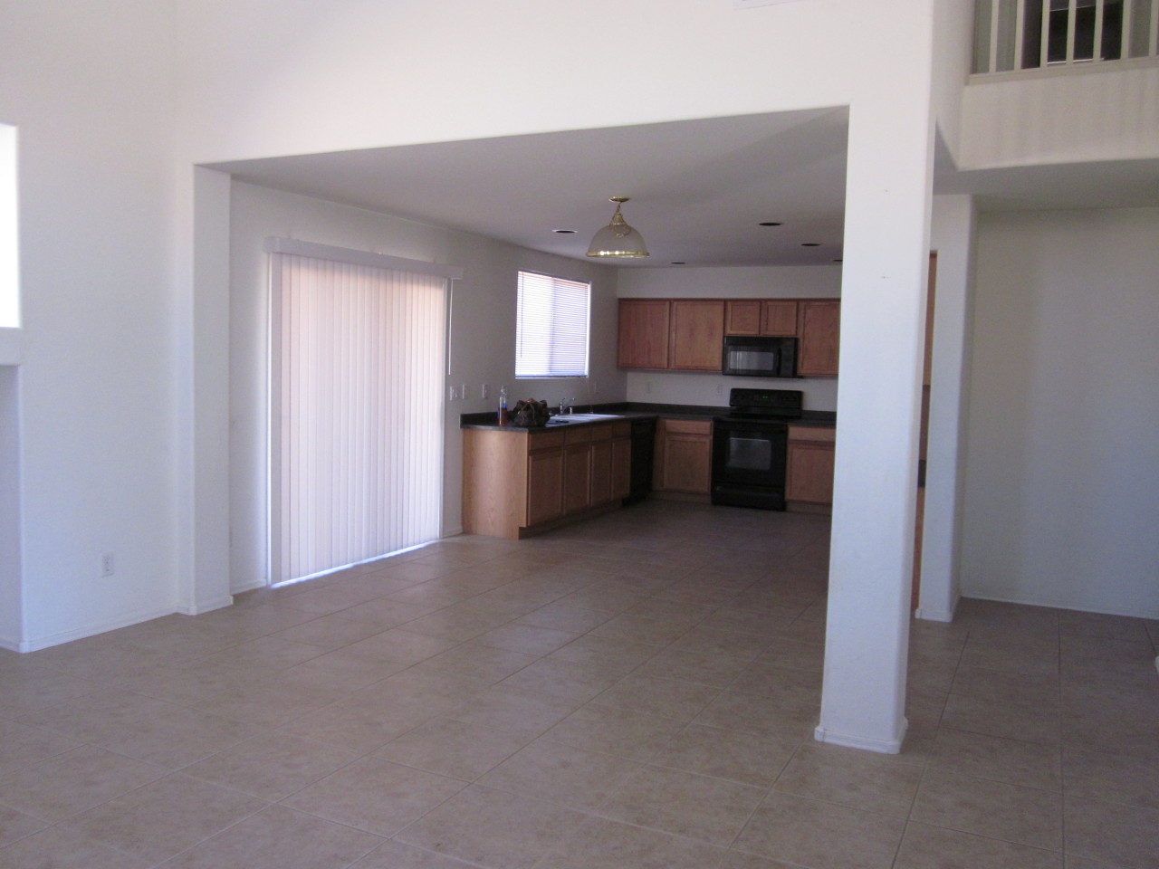 17074 West Northampton Road Surprise, AZ 85374 - Photo 2 of 12 LIVING ROOM