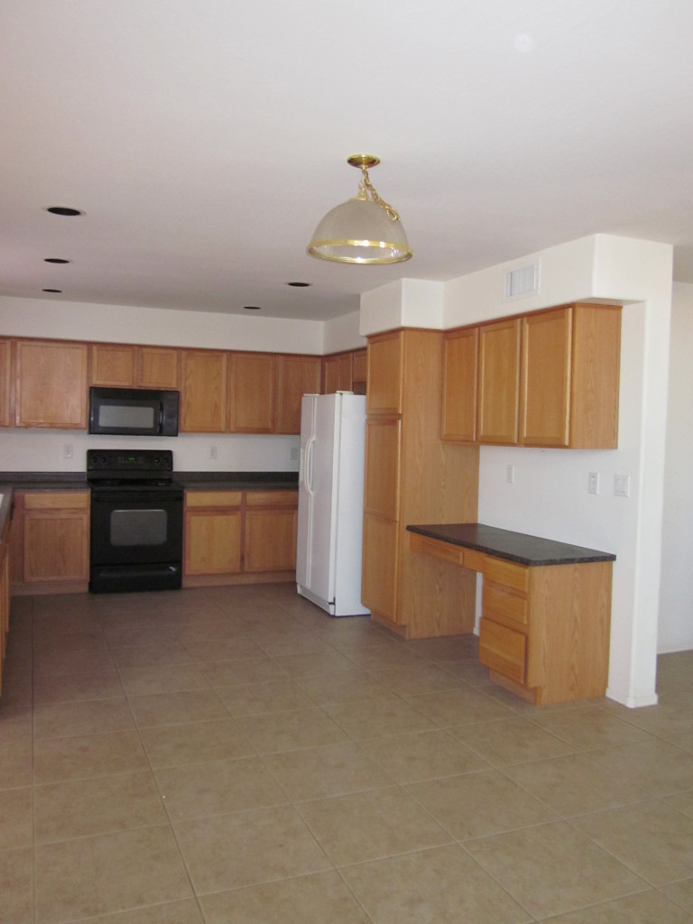 17074 West Northampton Road Surprise, AZ 85374 - Photo 5 of 12 KITCHEN