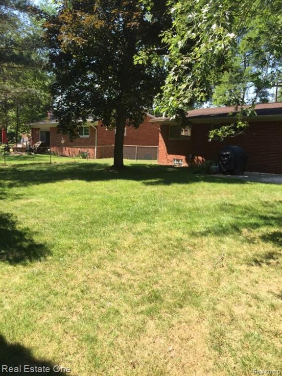 28029 West Nine Mile Road Farmington Hills, MI 48336 - Photo 25 of 36