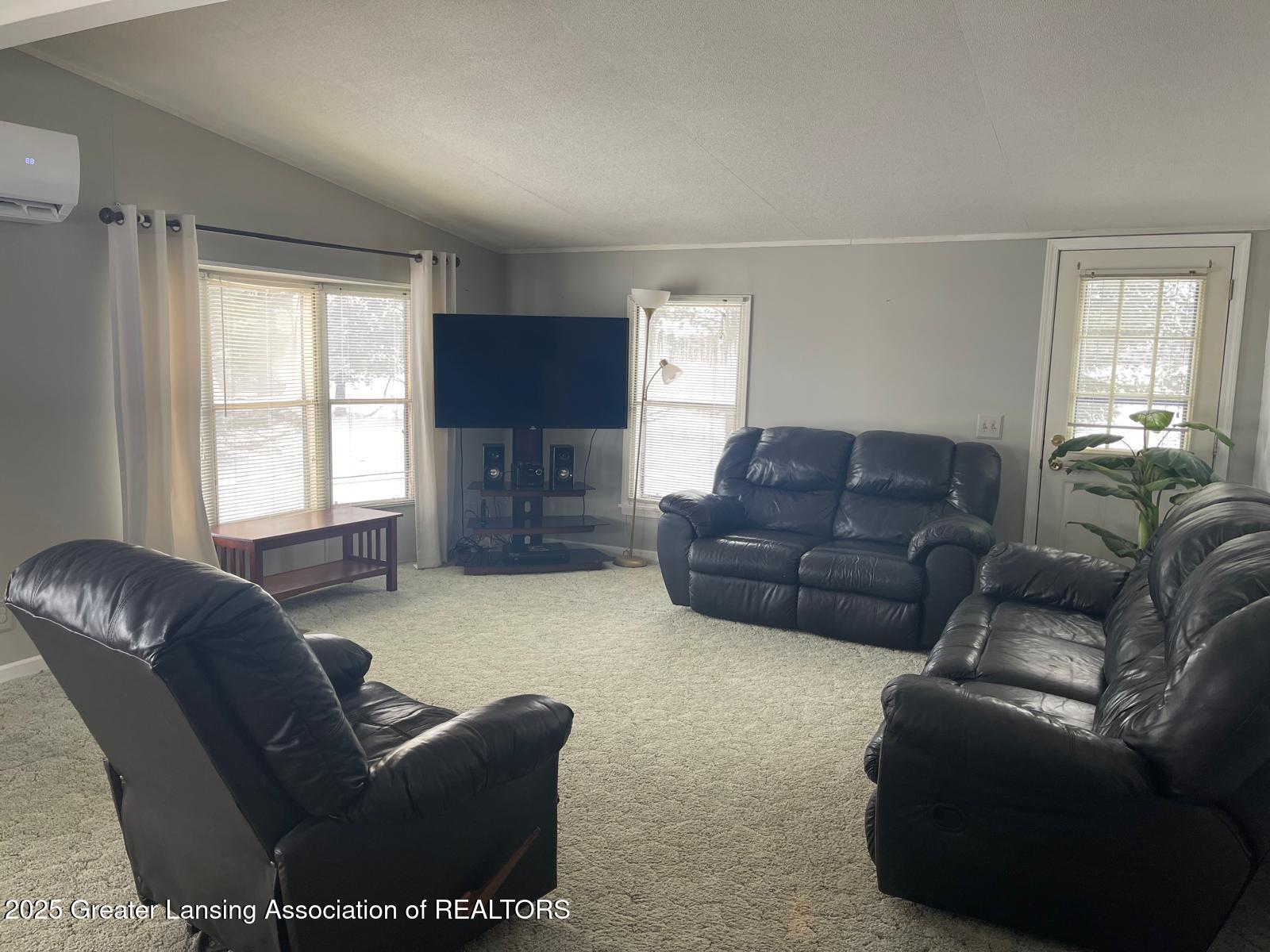 11173 Bennett Road Sumner, MI 48889 - Photo 7 of 56 PHOTO-2025-02-19-10-39-09