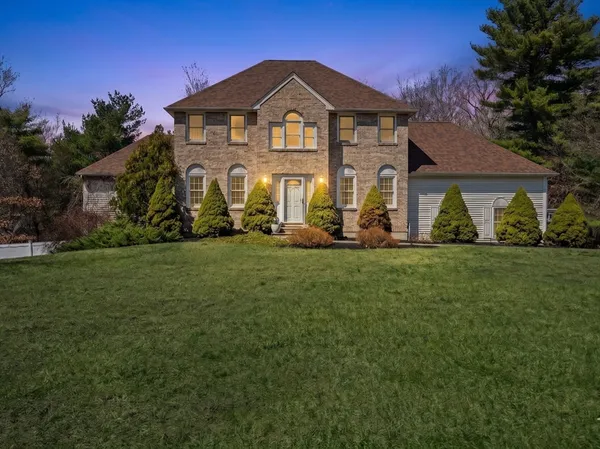 $1,149,000 | 14 Hickory Lane, Ipswich, MA 01938