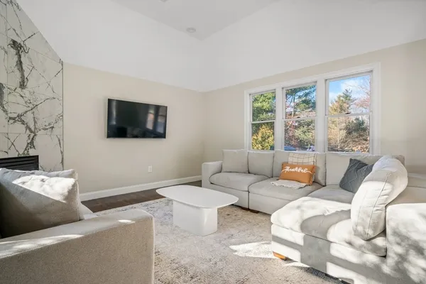 $1,149,000 | 14 Hickory Lane, Ipswich, MA 01938