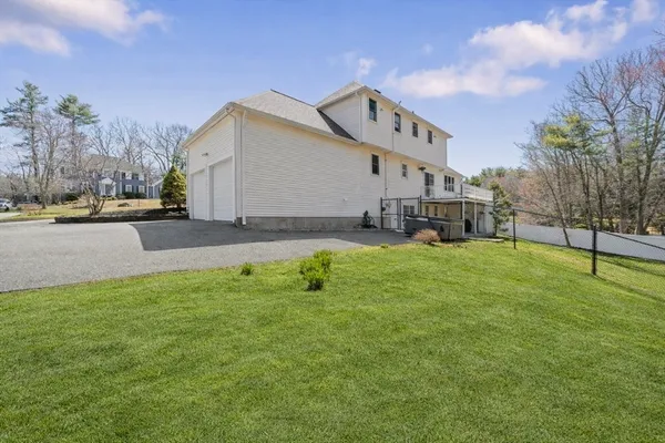 $1,149,000 | 14 Hickory Lane, Ipswich, MA 01938