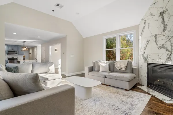$1,149,000 | 14 Hickory Lane, Ipswich, MA 01938