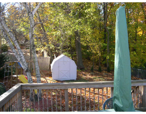 12 Lakeview Road Wayland, MA 01778 - Photo 4 of 5 Gallery Image 4