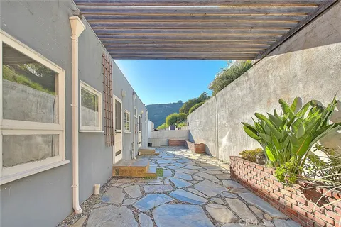 $1,849,950 | 6423 Deep Dell Place, Los Angeles, CA 90068