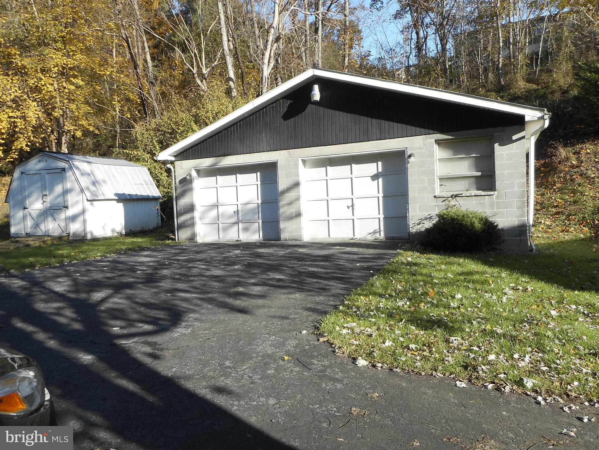3089 Householder Road Hedgesville, WV 25427 - Photo 3 of 30 2 car Block Garage w/ workspace