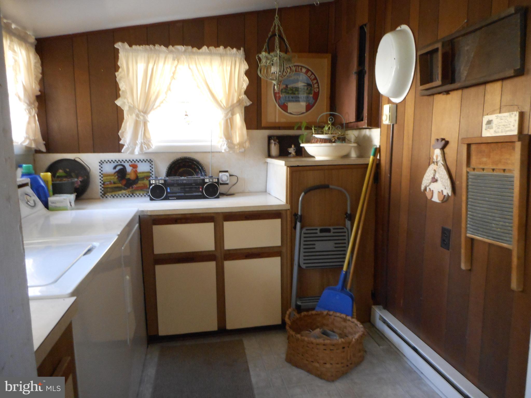 3089 Householder Road Hedgesville, WV 25427 - Photo 6 of 30 Mudd Room