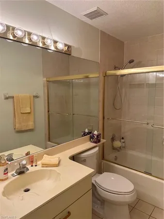 $5,900 | 306 Emerald Bay Circle, Unit J5, Naples, FL 34110