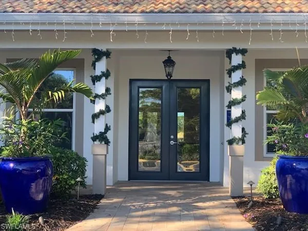 $5,900 | 306 Emerald Bay Circle, Unit J5, Naples, FL 34110