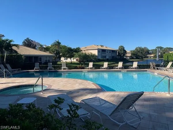 $5,900 | 306 Emerald Bay Circle, Unit J5, Naples, FL 34110